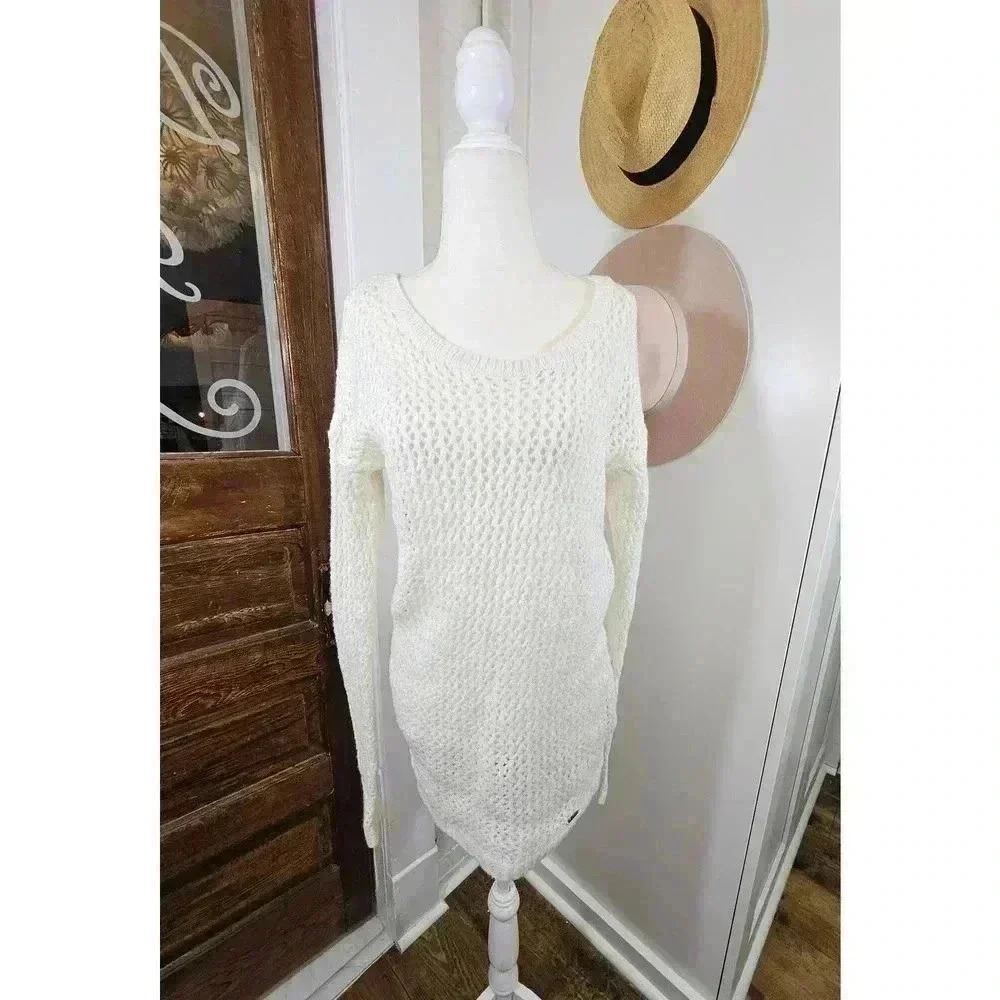 Hollister Women's Large White Knit Sweater